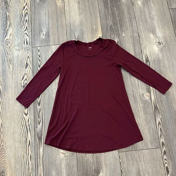 Three Dots Maroon 3/4 Sleeve Tee - Picture 1 of 6